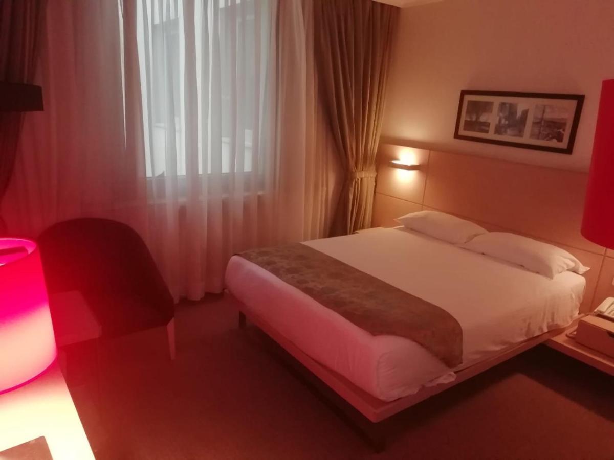 Eresin Hotels Taxim & Premier Istanboel Buitenkant foto