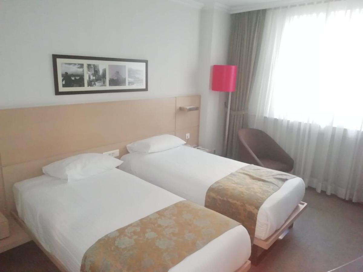 Eresin Hotels Taxim & Premier Istanboel Buitenkant foto